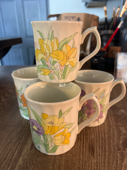 Vintage mug set (4) flowers floral